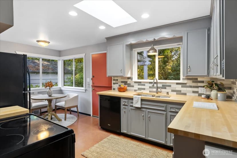 Property photo for 8564 30th Avenue Nw, Seattle photo 14