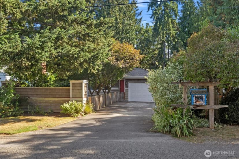 Property photo for 8564 30th Avenue Nw, Seattle photo 2