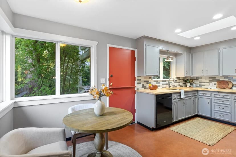 Property photo for 8564 30th Avenue Nw, Seattle photo 11