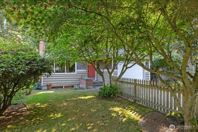 Property photo for 8564 30th Avenue Nw, Seattle photo 3