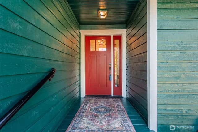 Property photo for 1491 Thomas Street, Port Townsend photo 2