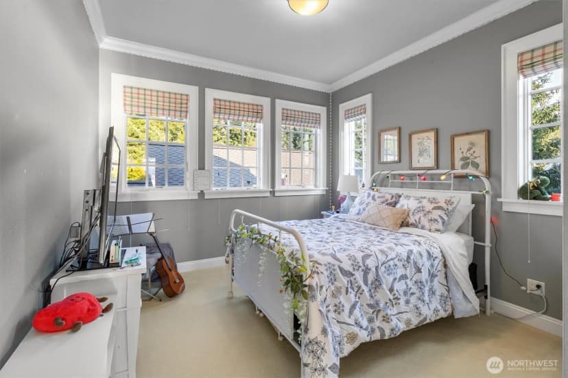 Property photo for 30 Shorewood Drive, Bellingham photo 24