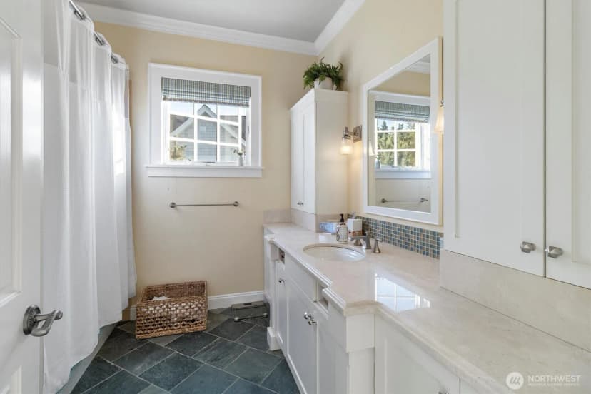 Property photo for 30 Shorewood Drive, Bellingham photo 25