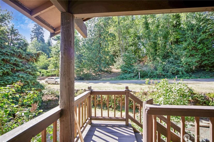 Property photo for 750 Ne Woods Court, Bremerton photo 3