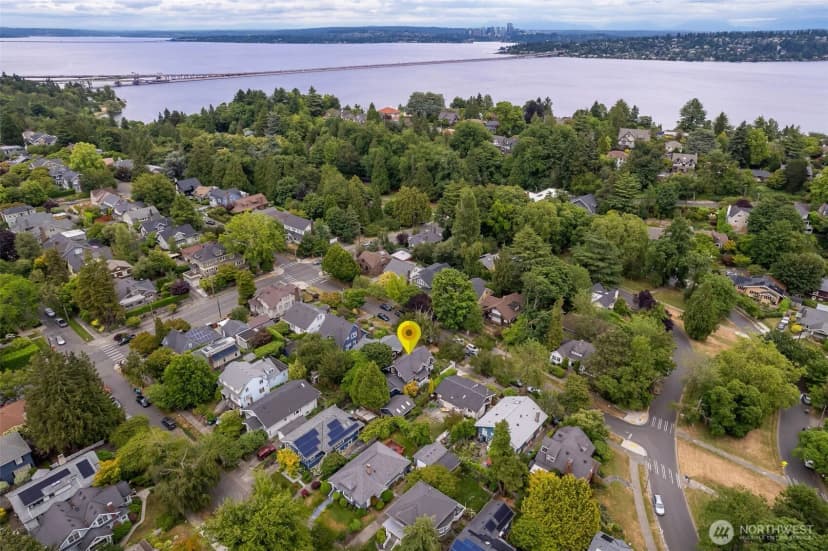 Property photo for 2823 34th Avenue S, Seattle photo 39