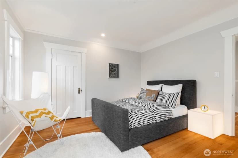Property photo for 2823 34th Avenue S, Seattle photo 19