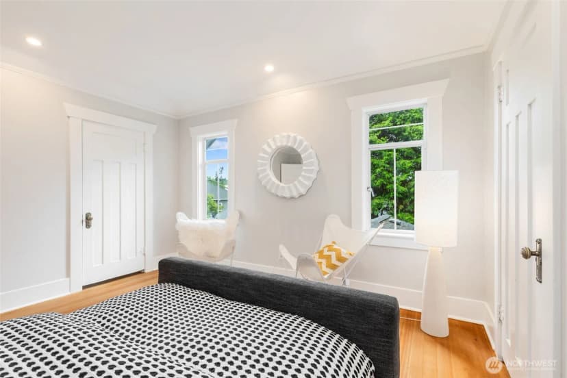 Property photo for 2823 34th Avenue S, Seattle photo 20