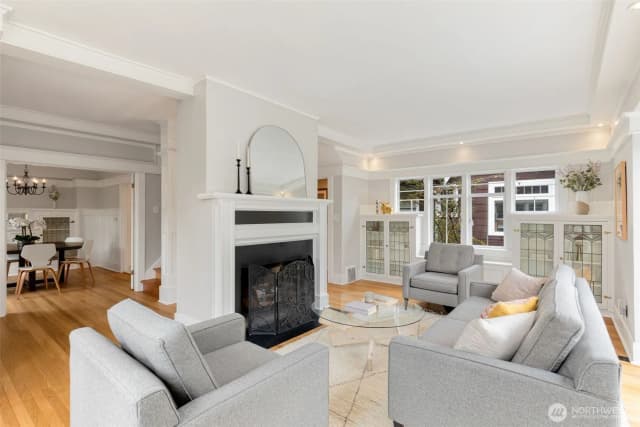 Property photo for 2823 34th Avenue S, Seattle photo 5