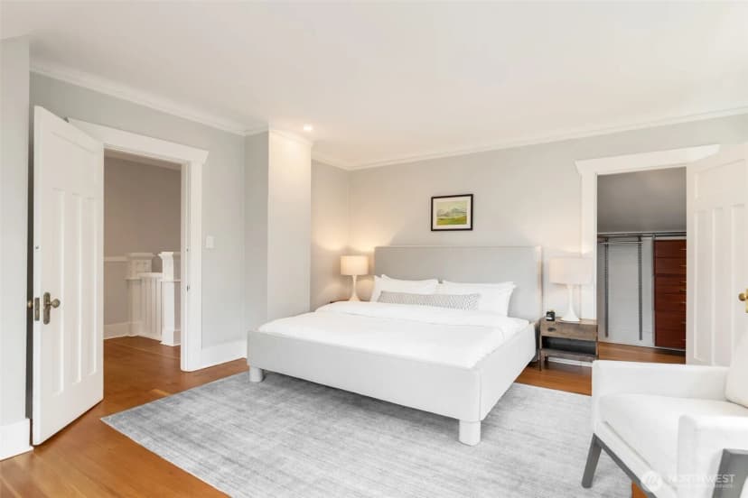 Property photo for 2823 34th Avenue S, Seattle photo 16