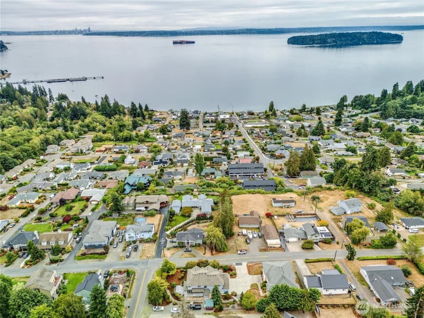 Property photo for 2440 Alaska Avenue E, Port Orchard photo 25