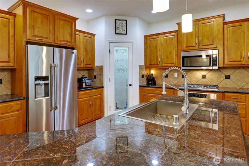 Property photo for 2440 Alaska Avenue E, Port Orchard photo 5