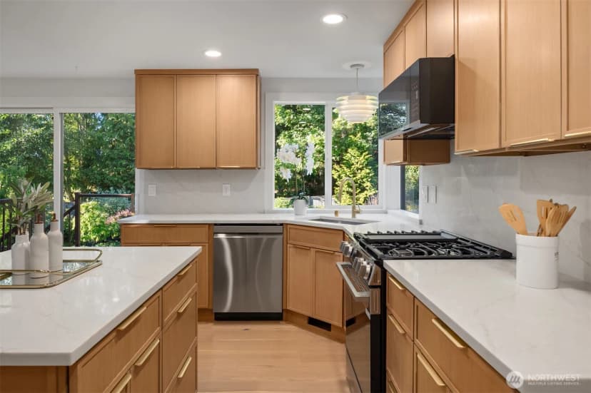 Property photo for 11220 Ne 92nd Street, Kirkland photo 8