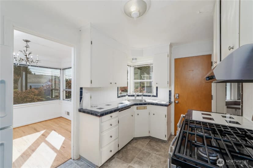 Property photo for 1321 N 82nd Street, Seattle photo 17