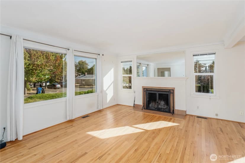 Property photo for 1321 N 82nd Street, Seattle photo 12