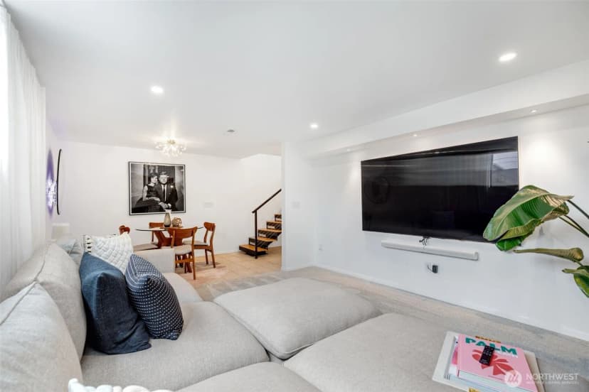 Property photo for 2817 19th Avenue S, Seattle photo 27