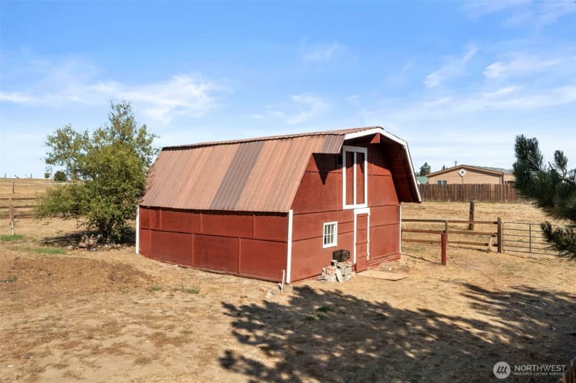 Property photo for 415 N Jackson Street, Waterville photo 24