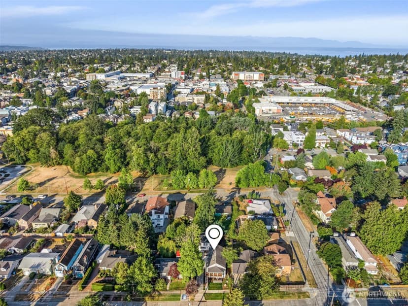 Property photo for 9545 Wallingford Avenue N, Seattle photo 22