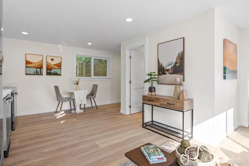 Property photo for 9545 Wallingford Avenue N, Seattle photo 9