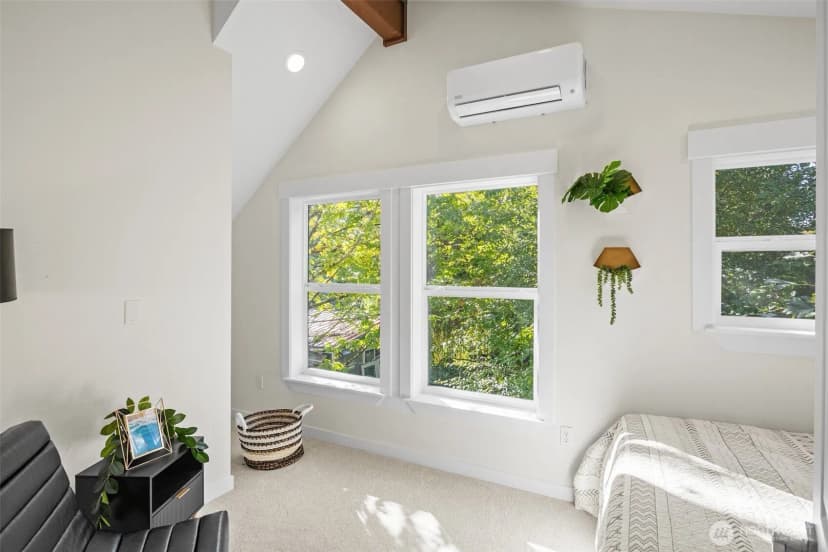 Property photo for 9545 Wallingford Avenue N, Seattle photo 17