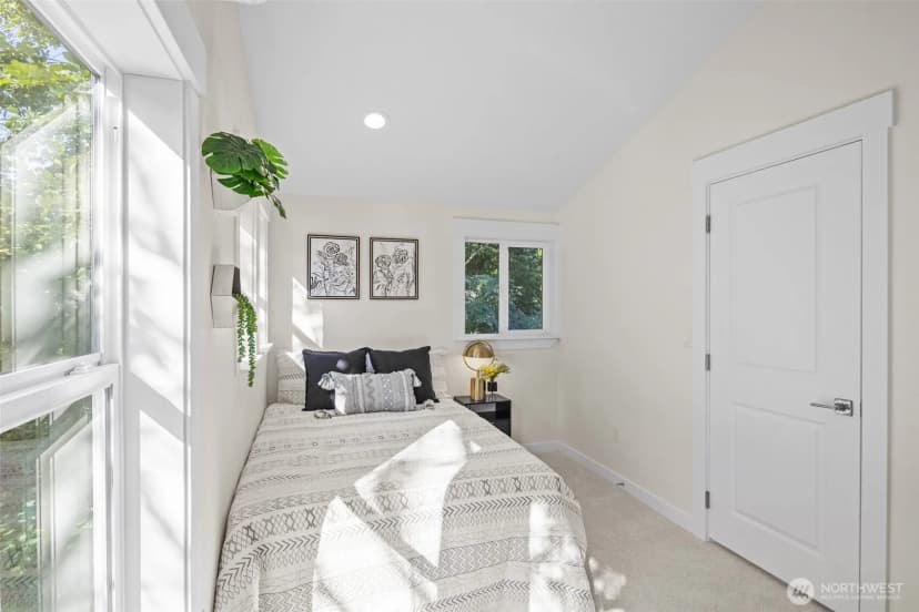 Property photo for 9545 Wallingford Avenue N, Seattle photo 16