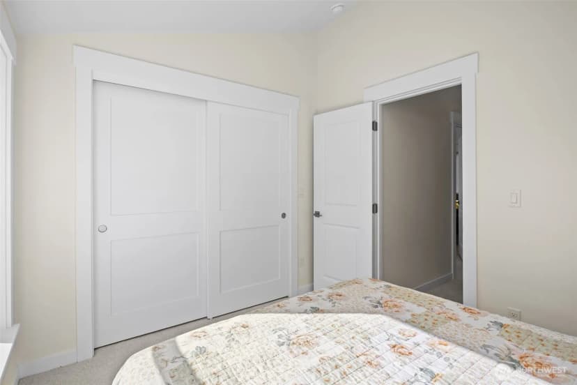 Property photo for 9545 Wallingford Avenue N, Seattle photo 21