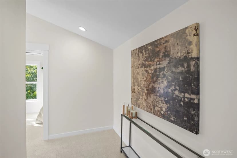 Property photo for 9545 Wallingford Avenue N, Seattle photo 14
