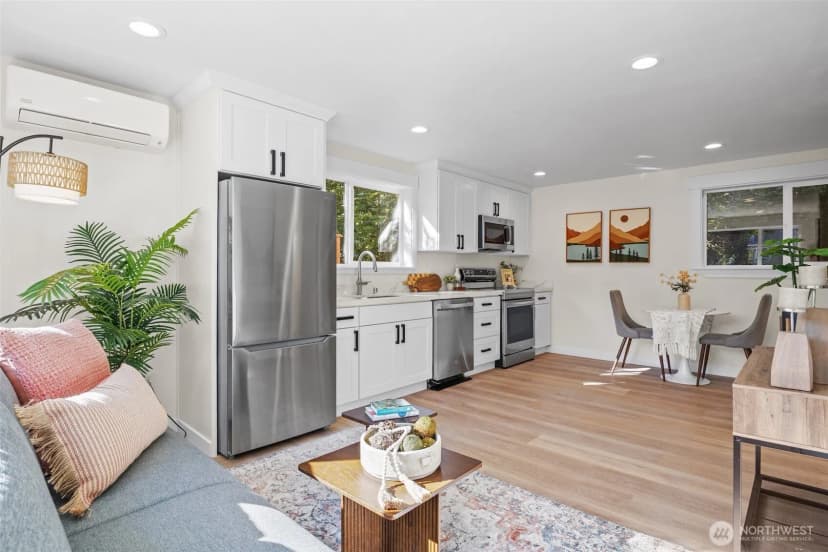 Property photo for 9545 Wallingford Avenue N, Seattle photo 6
