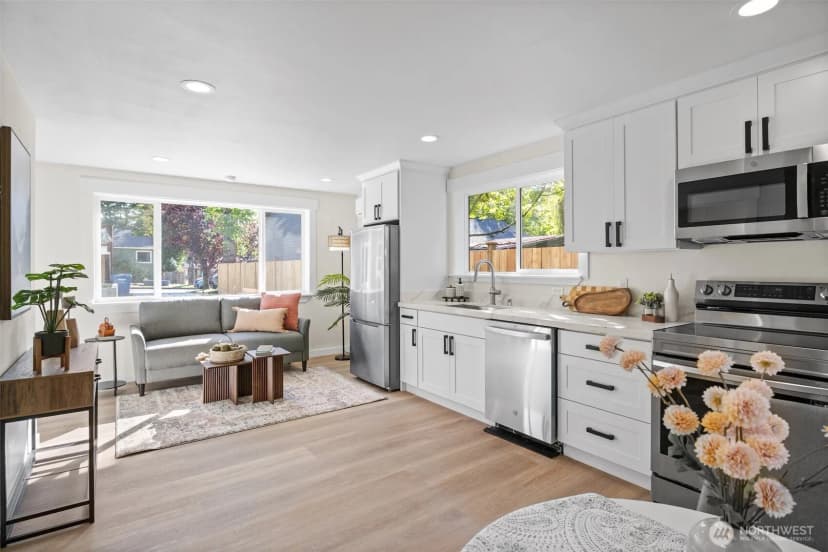 Property photo for 9545 Wallingford Avenue N, Seattle photo 8