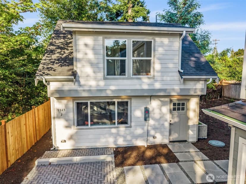 Property photo for 9545 Wallingford Avenue N, Seattle