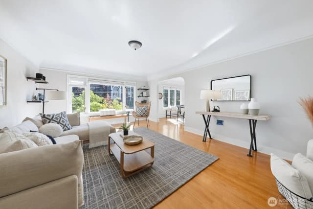 Property photo for 2205 Bigelow Avenue N #5, Seattle photo 3