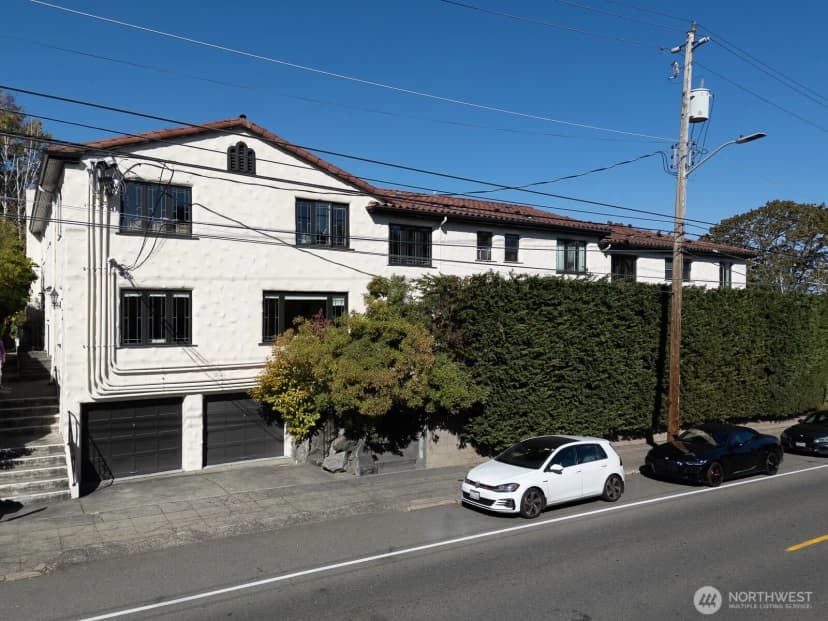 Property photo for 2205 Bigelow Avenue N #5, Seattle photo 32