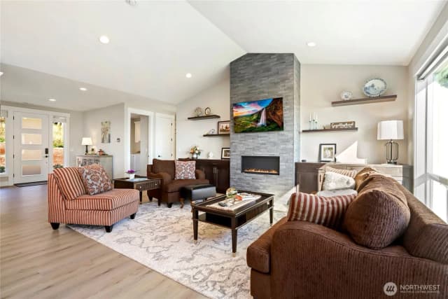Property photo for 1615 Polnell Road, Oak Harbor photo 4
