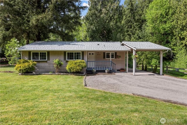 Property photo for 214 Polo Park Drive, Bellingham photo 2
