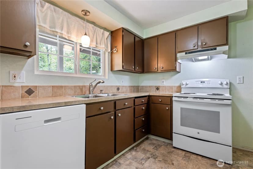 Property photo for 214 Polo Park Drive, Bellingham photo 26