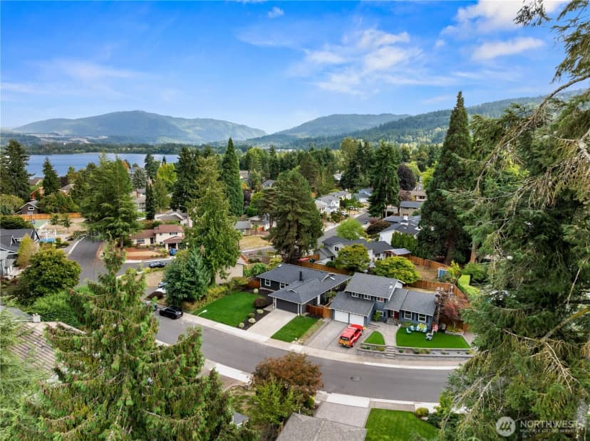 Property photo for 18913 Se 42nd Place, Issaquah photo 23