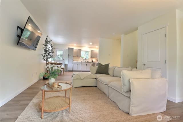 Property photo for 2901 Arbor Street, Mount Vernon photo 5