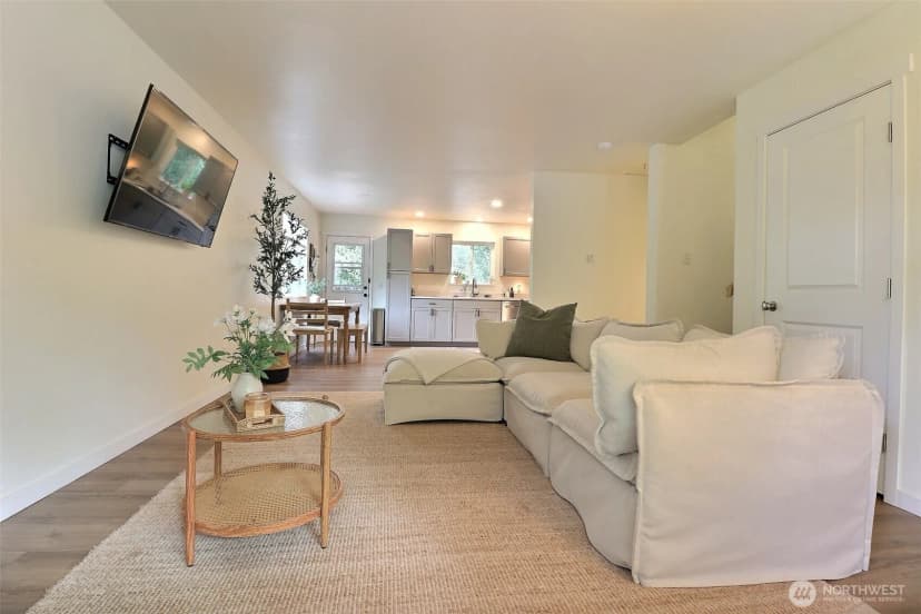Property photo for 2901 Arbor Street, Mount Vernon photo 4