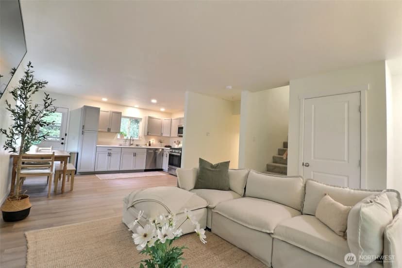 Property photo for 2901 Arbor Street, Mount Vernon photo 6