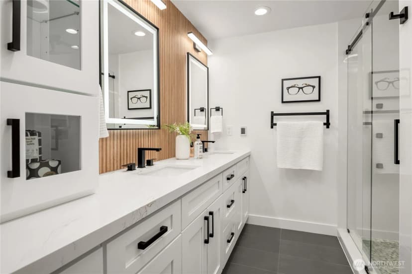 Property photo for 12442 Ne 6th Place, Bellevue photo 15