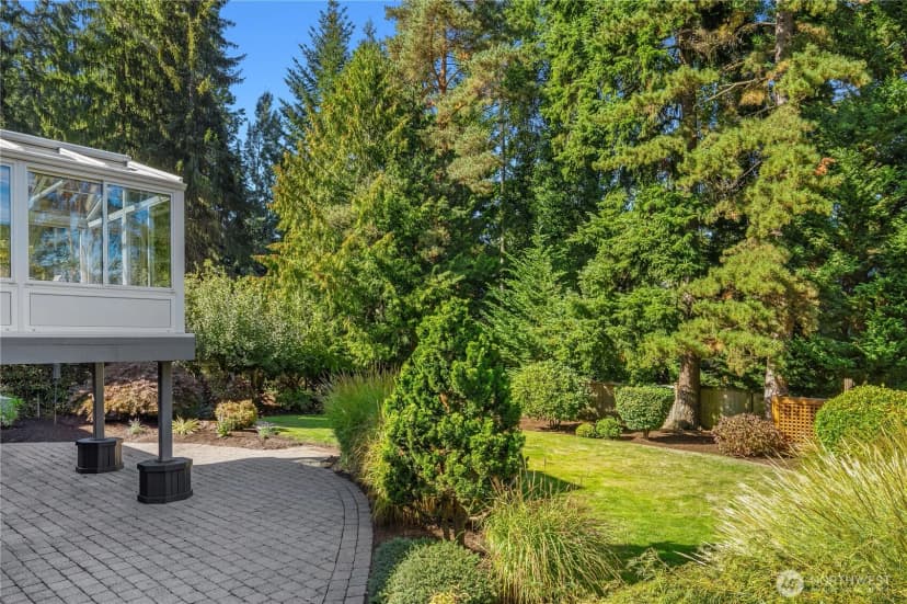 Property photo for 12442 Ne 6th Place, Bellevue photo 32