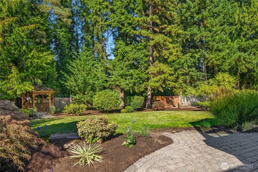 Property photo for 12442 Ne 6th Place, Bellevue photo 29