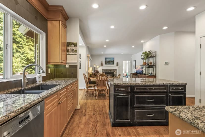 Property photo for 21460 Ne 143rd Street, Woodinville photo 15