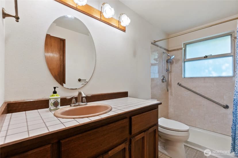 Property photo for 2215 S 216th Street, Des Moines photo 33