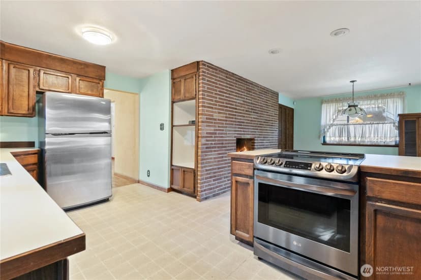 Property photo for 2215 S 216th Street, Des Moines photo 18
