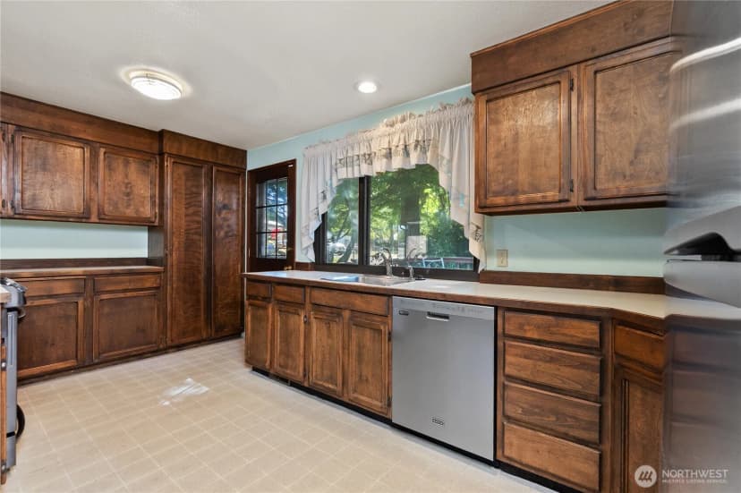 Property photo for 2215 S 216th Street, Des Moines photo 17