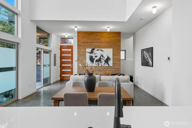 Property photo for 3654 Courtland Place S, Seattle photo 4