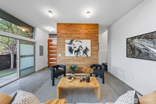Property photo for 3654 Courtland Place S, Seattle photo 3