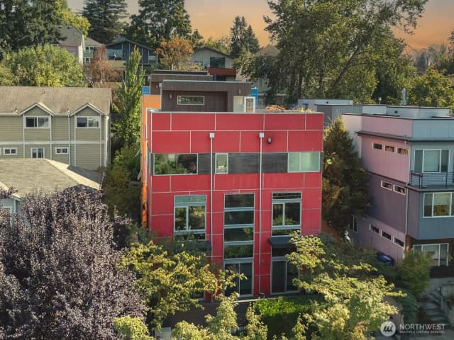 Property photo for 3654 Courtland Place S, Seattle photo 2