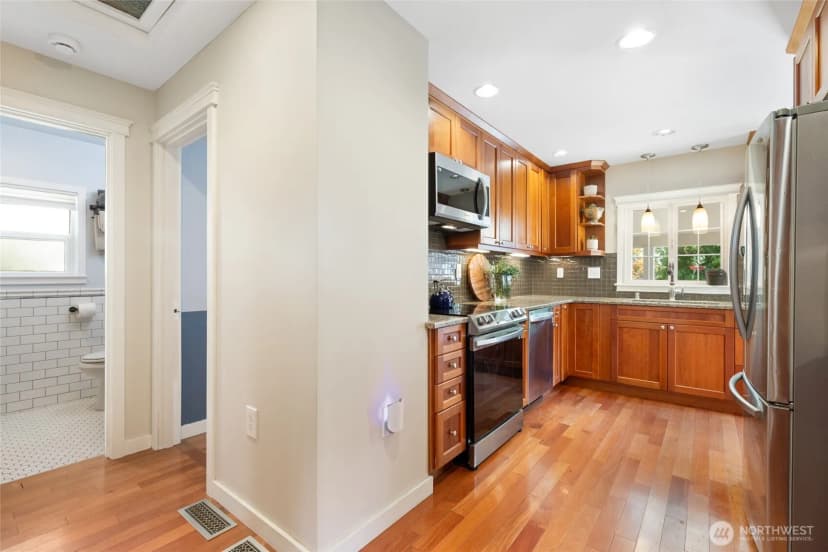 Property photo for 8518 11th Avenue Nw, Seattle photo 12