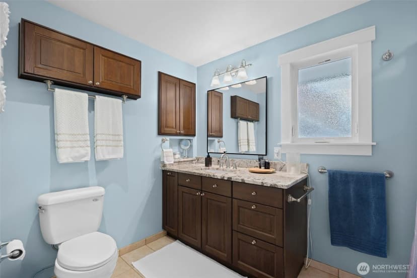Property photo for 16717 Marine View Drive Sw, Burien photo 20